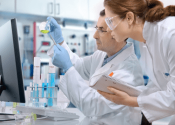 Các kết quả xét nghiệm y học đóng vai trò quan trọng trong việc chẩn đoán