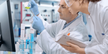 Các kết quả xét nghiệm y học đóng vai trò quan trọng trong việc chẩn đoán