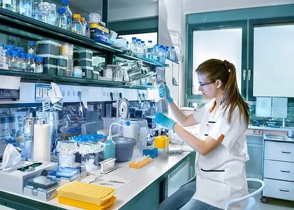 GLP trong ngành Dược là tiêu chuẩn quan trọng mà các cơ sở sản xuất và doanh nghiệp dược phầm bắt buộc phải tuân thủ