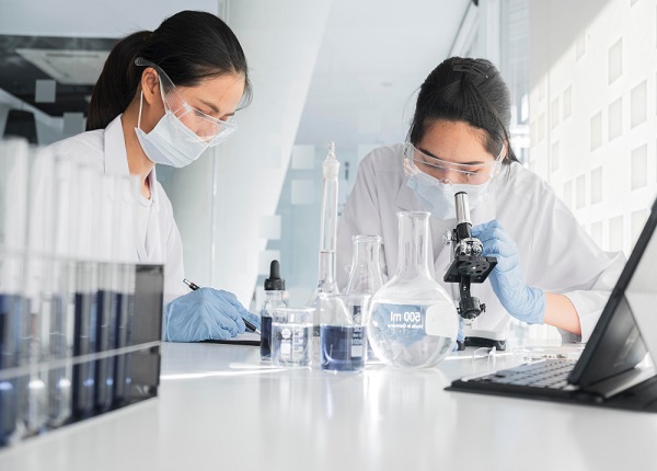 Có nền tảng Hóa học sẽ giúp sinh viên tiếp cận ngành Dược thuận lợi hơn